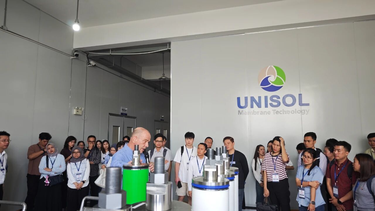 參觀生產(chǎn)車間