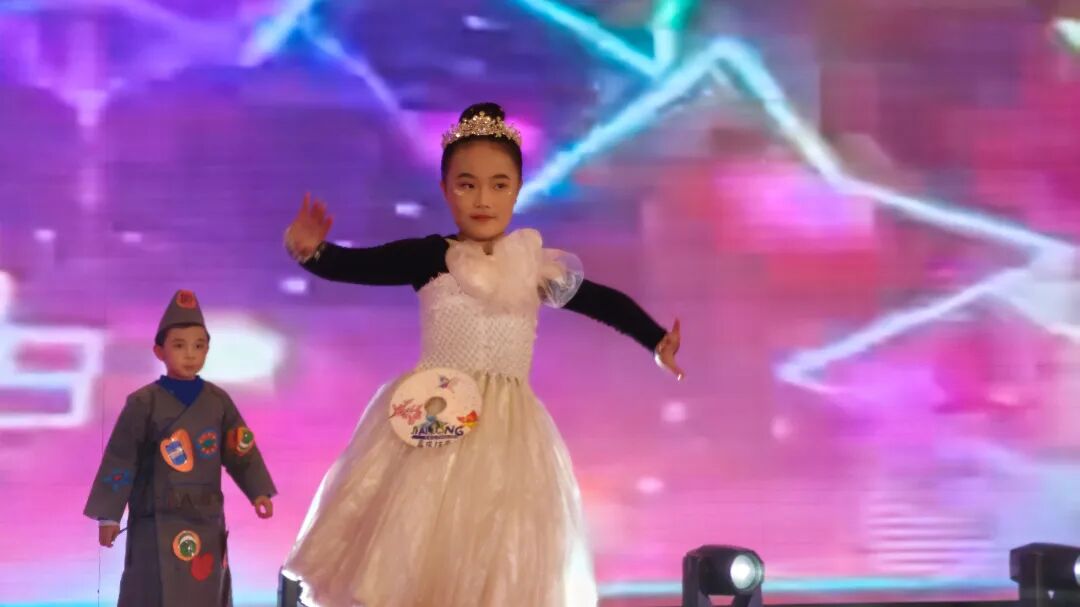 嘉戎技術(shù)2025年終總結(jié)暨年會(huì) 嘉戎技術(shù)2025年終總結(jié)暨年會(huì)